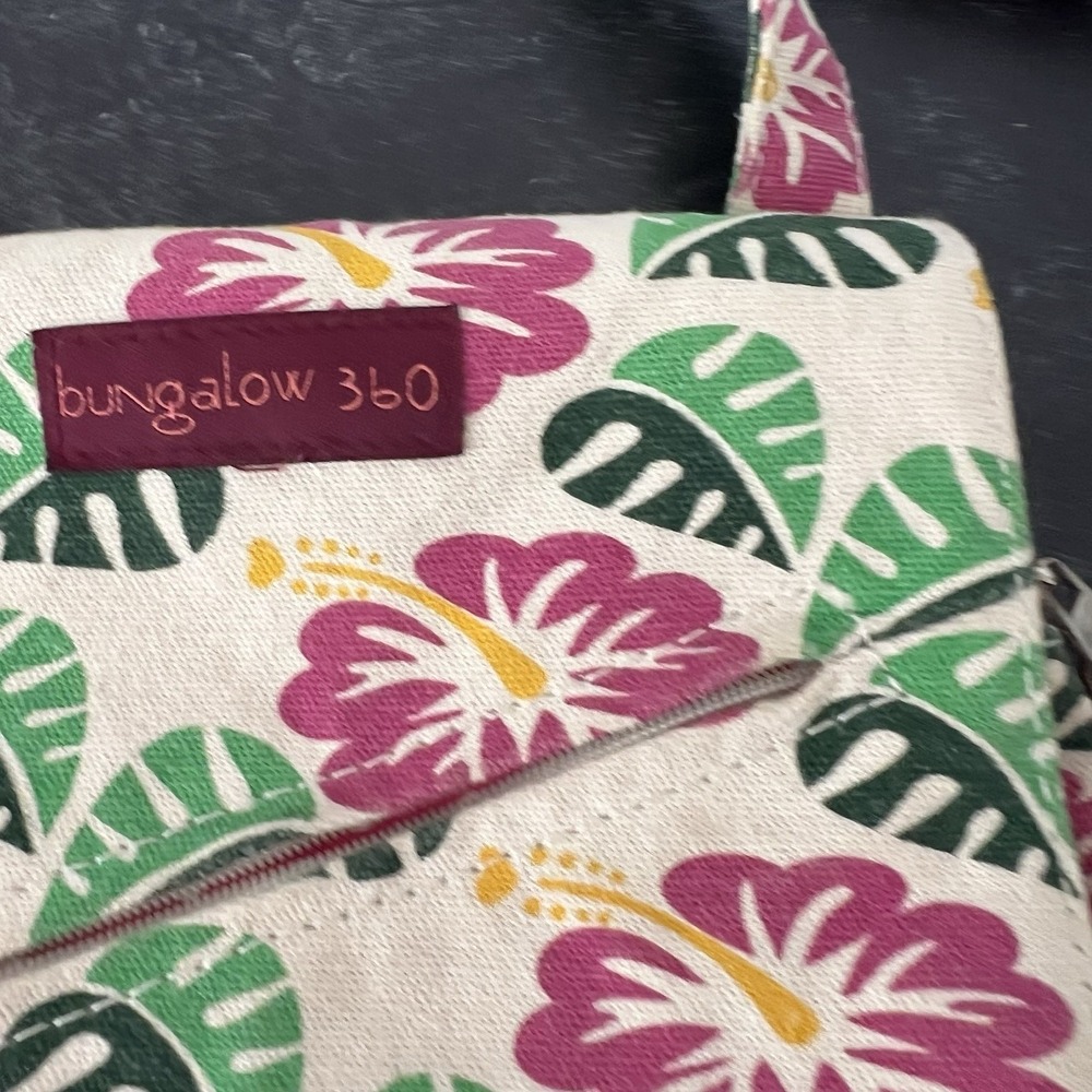 Bungalow 360 Crossbody Purse Hibiscus Flowers - Vegan Eco Boho Island Chic - Picture 7 of 8